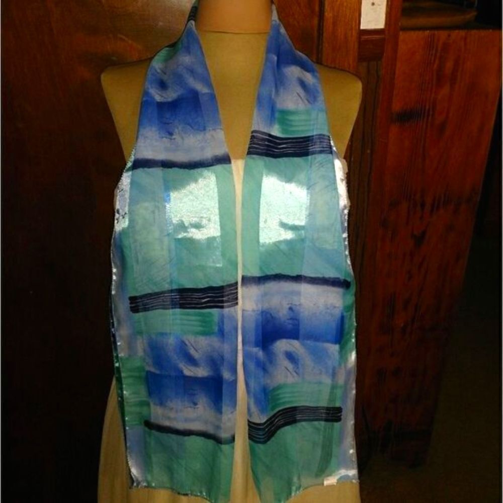 ‎(2for $10)Beautiful blues and sea greens scarf